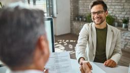 6 Body Movements Must Perform During Any Job Interview