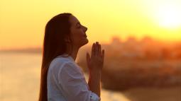 How to Be Grateful Even When Our Life is Falling Apart?