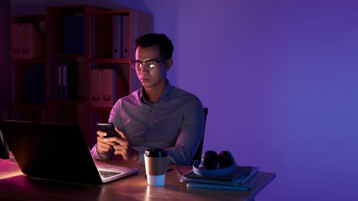 How does the Internet Exploit Your Brain to Keep You Away from Learning?
